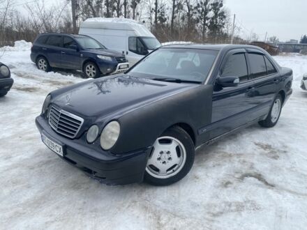 Синій Мерседес 220, об'ємом двигуна 2.1 л та пробігом 300 тис. км за 2100 $, фото 1 на Automoto.ua