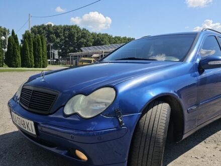 Мерседес 220 2001 в Киеве на Automoto.ua Синий Мерседес 220, объемом двигателя 2.1 л и пробегом 418 тыс. км за 2900 $, фото 1 на Automoto.ua