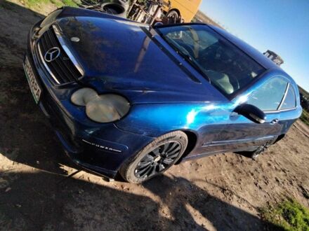 Мерседес 220 2002 в Сарате на Automoto.ua Синий Мерседес 220, объемом двигателя 2.1 л и пробегом 200 тыс. км за 2900 $, фото 1 на Automoto.ua