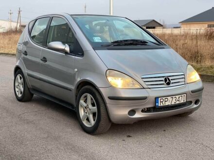 Синий Мерседес 220, объемом двигателя 0 л и пробегом 225 тыс. км за 1100 $, фото 1 на Automoto.ua