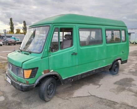 Зеленый Мерседес 220, объемом двигателя 0 л и пробегом 266 тыс. км за 799 $, фото 2 на Automoto.ua