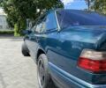 Зеленый Мерседес 220, объемом двигателя 2.2 л и пробегом 490 тыс. км за 3100 $, фото 4 на Automoto.ua