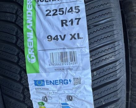 Зеленый Мерседес 220, объемом двигателя 2.2 л и пробегом 450 тыс. км за 1800 $, фото 6 на Automoto.ua