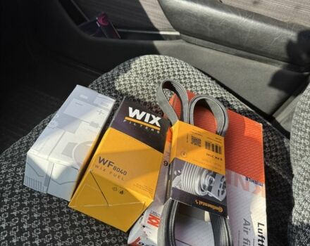 Зеленый Мерседес 220, объемом двигателя 2.2 л и пробегом 450 тыс. км за 1800 $, фото 7 на Automoto.ua