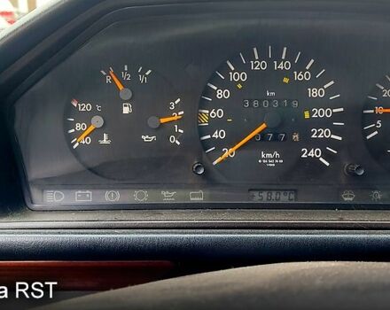 Зелений Мерседес 220, об'ємом двигуна 2.2 л та пробігом 380 тис. км за 2499 $, фото 11 на Automoto.ua