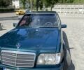 Зеленый Мерседес 220, объемом двигателя 2.2 л и пробегом 490 тыс. км за 3100 $, фото 9 на Automoto.ua