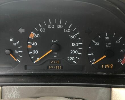 Зеленый Мерседес 220, объемом двигателя 2.2 л и пробегом 1 тыс. км за 2700 $, фото 4 на Automoto.ua