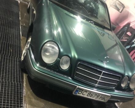 Зеленый Мерседес 220, объемом двигателя 2.2 л и пробегом 1 тыс. км за 2700 $, фото 1 на Automoto.ua