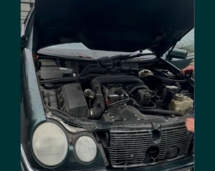 Зелений Мерседес 220, об'ємом двигуна 2.2 л та пробігом 450 тис. км за 3500 $, фото 7 на Automoto.ua