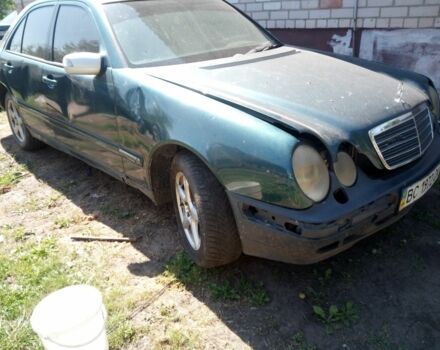 Зелений Мерседес 220, об'ємом двигуна 2.2 л та пробігом 2 тис. км за 1800 $, фото 1 на Automoto.ua