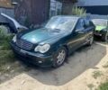 Зелений Мерседес 220, об'ємом двигуна 2.2 л та пробігом 205 тис. км за 2752 $, фото 1 на Automoto.ua