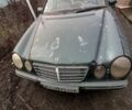 Зеленый Мерседес 220, объемом двигателя 2.1 л и пробегом 420 тыс. км за 2300 $, фото 1 на Automoto.ua