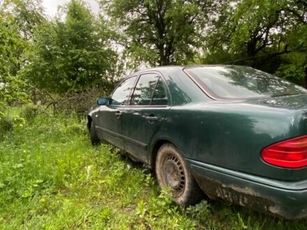 Мерседес 220 1997 у Камінь-Каширський на Automoto.ua Зелений Мерседес 220, об'ємом двигуна 0 л та пробігом 450 тис. км за 599 $, фото 1 на Automoto.ua