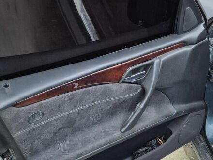 Зеленый Мерседес 220, объемом двигателя 2 л и пробегом 451 тыс. км за 2300 $, фото 1 на Automoto.ua