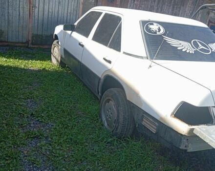 Білий Мерседес 230, об'ємом двигуна 1 л та пробігом 20 тис. км за 1000 $, фото 5 на Automoto.ua