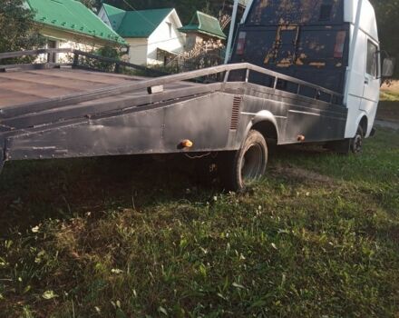 Білий Мерседес 230, об'ємом двигуна 2 л та пробігом 100 тис. км за 4000 $, фото 2 на Automoto.ua