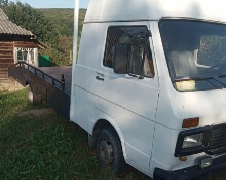 Білий Мерседес 230, об'ємом двигуна 2 л та пробігом 100 тис. км за 4000 $, фото 1 на Automoto.ua