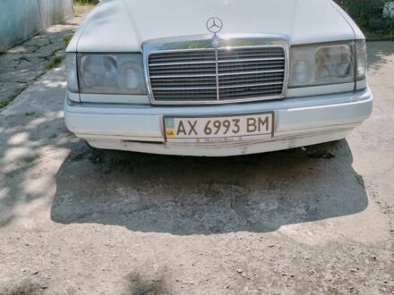 Мерседес 230 1989 в Синельниковом на Automoto.ua Белый Мерседес 230, объемом двигателя 2.3 л и пробегом 300 тыс. км за 2500 $, фото 1 на Automoto.ua