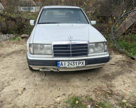 Білий Мерседес 230, об'ємом двигуна 2.3 л та пробігом 300 тис. км за 1500 $, фото 1 на Automoto.ua