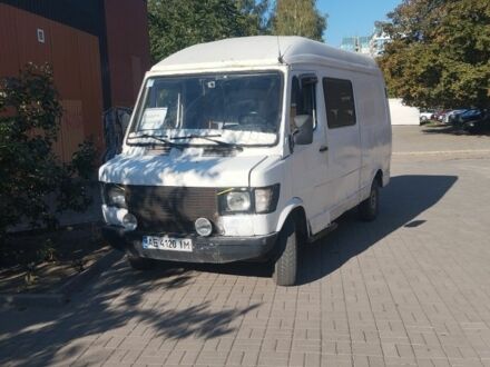 Белый Мерседес 230, объемом двигателя 2.3 л и пробегом 670 тыс. км за 2200 $, фото 1 на Automoto.ua