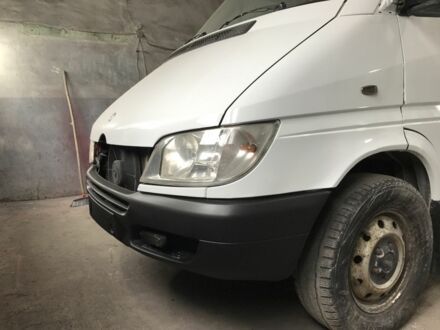 Мерседес 230 2004 у Черкасах на Automoto.ua Білий Мерседес 230, об'ємом двигуна 2.7 л та пробігом 500 тис. км за 9500 $, фото 1 на Automoto.ua
