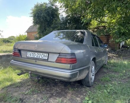 Бежевий Мерседес 230, об'ємом двигуна 0 л та пробігом 455 тис. км за 950 $, фото 1 на Automoto.ua