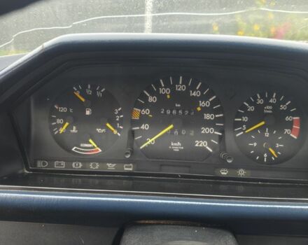 Бежевий Мерседес 230, об'ємом двигуна 2.3 л та пробігом 3 тис. км за 1800 $, фото 6 на Automoto.ua