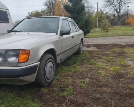 Бежевий Мерседес 230, об'ємом двигуна 2.3 л та пробігом 3 тис. км за 1800 $, фото 3 на Automoto.ua