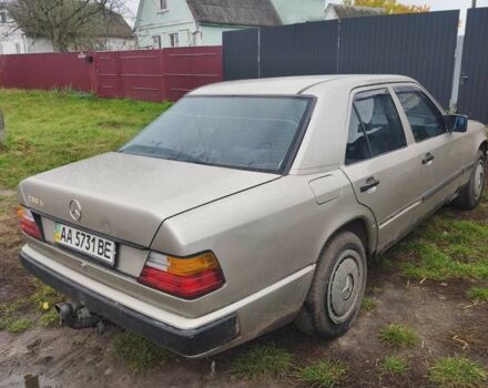 Бежевий Мерседес 230, об'ємом двигуна 2.3 л та пробігом 3 тис. км за 1800 $, фото 2 на Automoto.ua