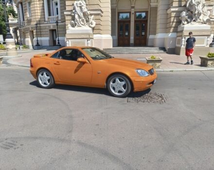 Бежевий Мерседес 230, об'ємом двигуна 2.3 л та пробігом 200 тис. км за 8500 $, фото 1 на Automoto.ua