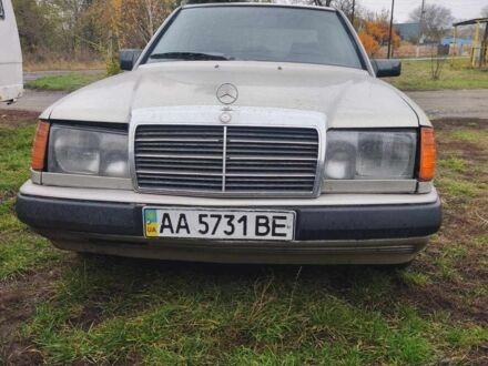 Бежевий Мерседес 230, об'ємом двигуна 2.3 л та пробігом 3 тис. км за 1800 $, фото 1 на Automoto.ua
