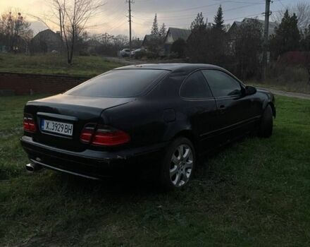 Черный Мерседес 230, объемом двигателя 2.3 л и пробегом 2 тыс. км за 2100 $, фото 5 на Automoto.ua