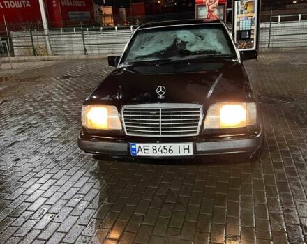 Черный Мерседес 230, объемом двигателя 2.3 л и пробегом 250 тыс. км за 2362 $, фото 9 на Automoto.ua