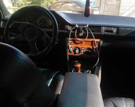 Чорний Мерседес 230, об'ємом двигуна 2.3 л та пробігом 292 тис. км за 6500 $, фото 5 на Automoto.ua