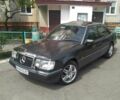 Чорний Мерседес 230, об'ємом двигуна 2.3 л та пробігом 292 тис. км за 6500 $, фото 1 на Automoto.ua