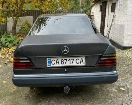 Чорний Мерседес 230, об'ємом двигуна 2.3 л та пробігом 508 тис. км за 1198 $, фото 4 на Automoto.ua