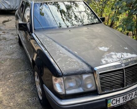 Черный Мерседес 230, объемом двигателя 2.3 л и пробегом 500 тыс. км за 1750 $, фото 2 на Automoto.ua