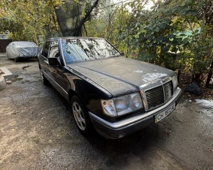 Черный Мерседес 230, объемом двигателя 2.3 л и пробегом 500 тыс. км за 1750 $, фото 1 на Automoto.ua