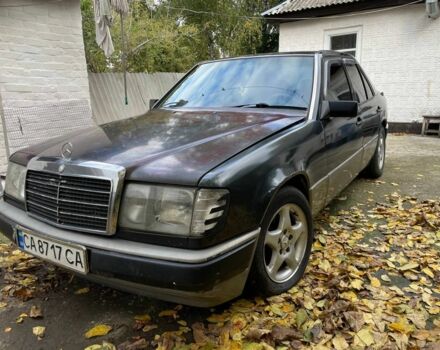 Чорний Мерседес 230, об'ємом двигуна 2.3 л та пробігом 508 тис. км за 1198 $, фото 2 на Automoto.ua