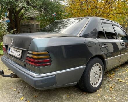 Чорний Мерседес 230, об'ємом двигуна 2.3 л та пробігом 508 тис. км за 1198 $, фото 3 на Automoto.ua
