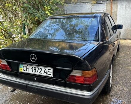 Черный Мерседес 230, объемом двигателя 2.3 л и пробегом 500 тыс. км за 1750 $, фото 3 на Automoto.ua
