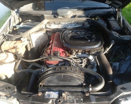 Черный Мерседес 230, объемом двигателя 2.3 л и пробегом 300 тыс. км за 2400 $, фото 2 на Automoto.ua