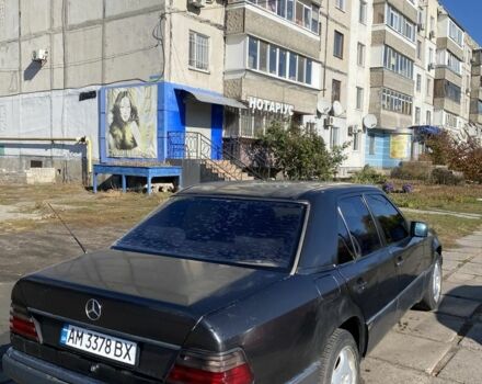 Чорний Мерседес 230, об'ємом двигуна 2.3 л та пробігом 3 тис. км за 1544 $, фото 2 на Automoto.ua