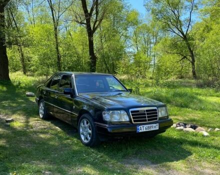 Черный Мерседес 230, объемом двигателя 2.3 л и пробегом 300 тыс. км за 2400 $, фото 5 на Automoto.ua