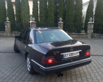 Черный Мерседес 230, объемом двигателя 2.3 л и пробегом 300 тыс. км за 2400 $, фото 10 на Automoto.ua