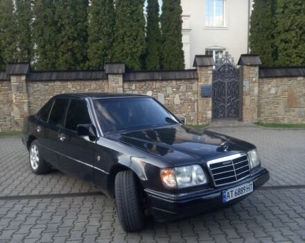 Черный Мерседес 230, объемом двигателя 2.3 л и пробегом 300 тыс. км за 2400 $, фото 12 на Automoto.ua