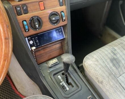 Чорний Мерседес 230, об'ємом двигуна 2.3 л та пробігом 3 тис. км за 1544 $, фото 7 на Automoto.ua