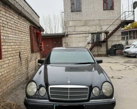 Черный Мерседес 230, объемом двигателя 2.3 л и пробегом 3 тыс. км за 2150 $, фото 1 на Automoto.ua
