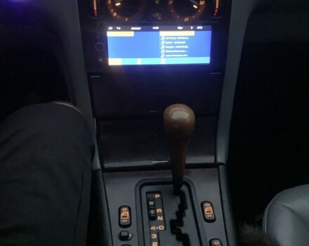 Чорний Мерседес 230, об'ємом двигуна 2.3 л та пробігом 505 тис. км за 3450 $, фото 4 на Automoto.ua