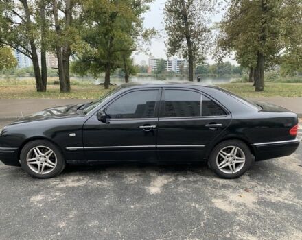 Чорний Мерседес 230, об'ємом двигуна 2.3 л та пробігом 505 тис. км за 3450 $, фото 3 на Automoto.ua